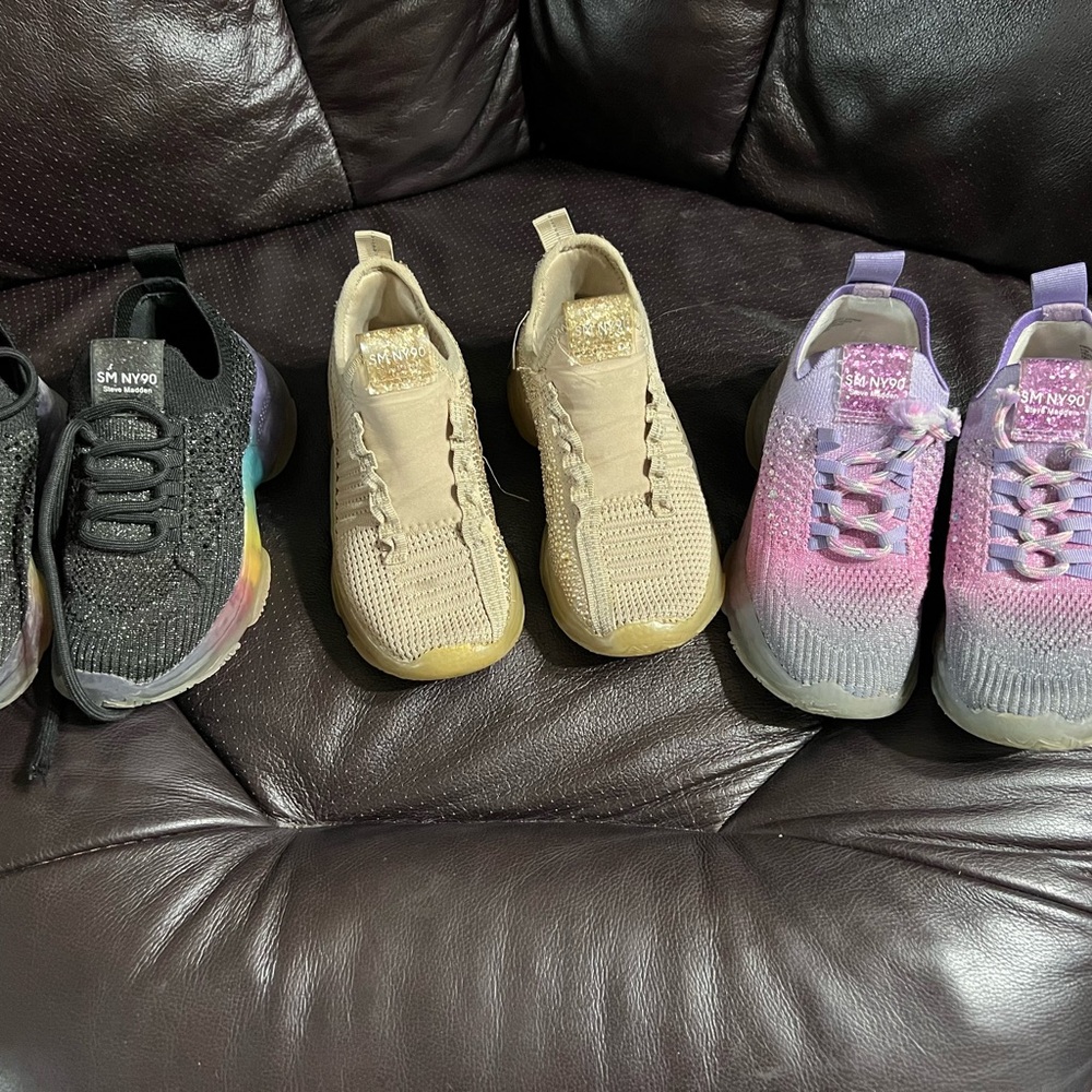 3 Steve Madden shoes for girls .